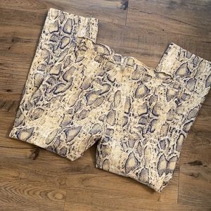 Snake / python printed capris